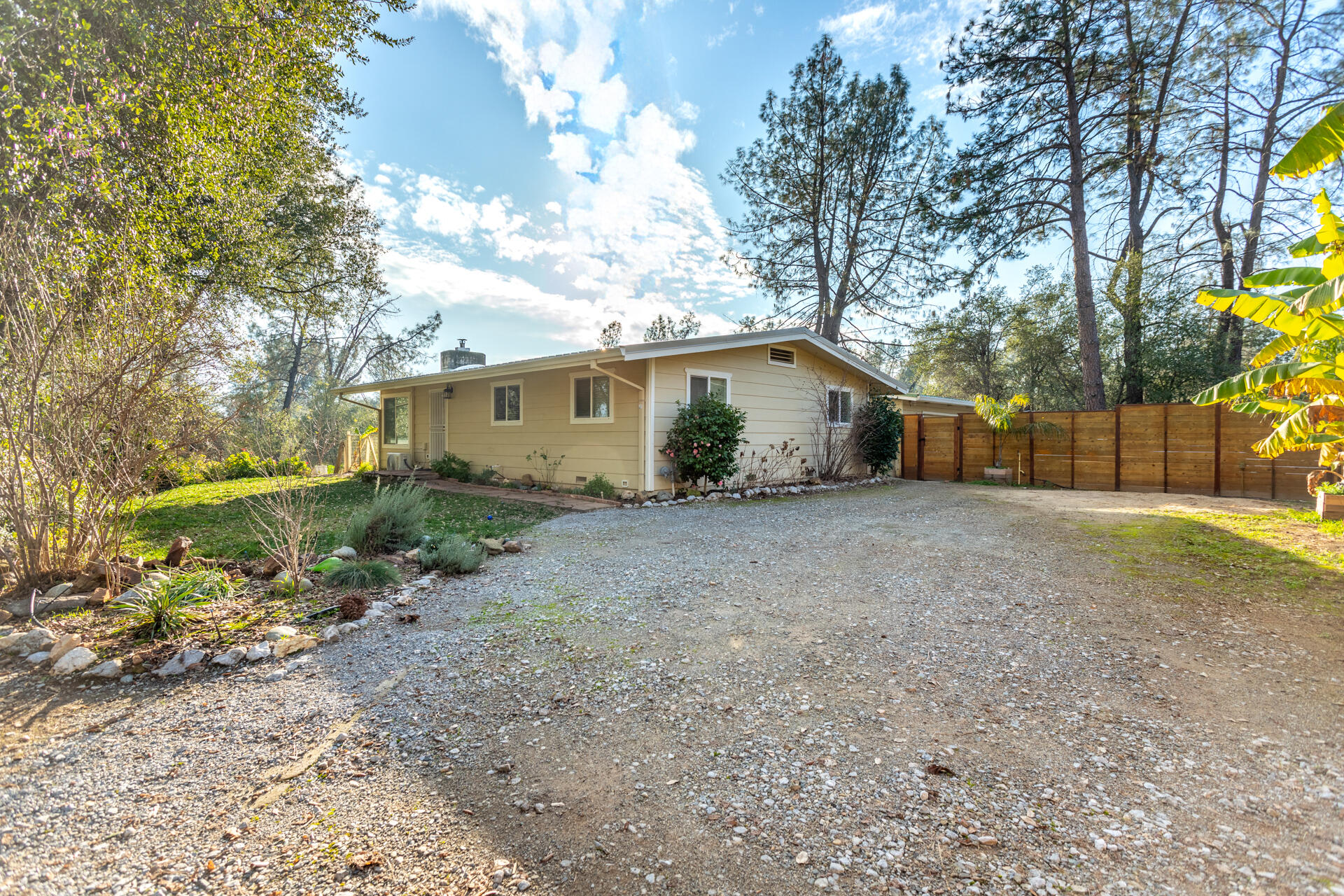 17777 Irish Road Redding, CA 96003 - Photo 19 of 25 IMG_9996-HDR