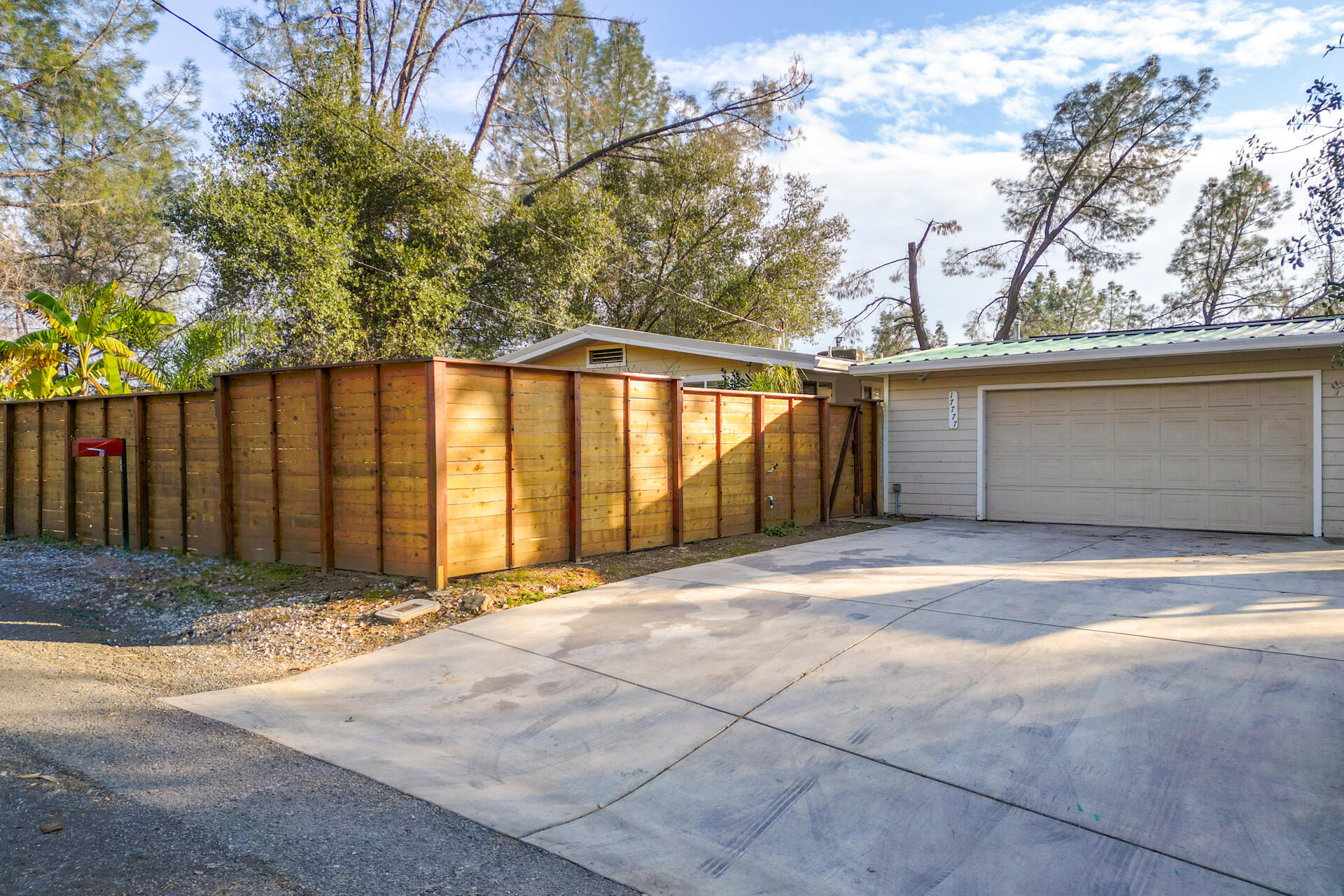 17777 Irish Road Redding, CA 96003 - Photo 22 of 25 DJI_0906-HDR