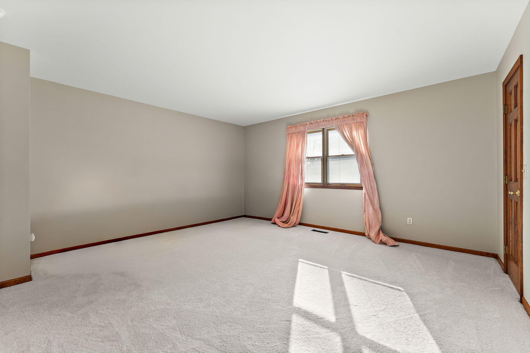176 Wexford Road Valparaiso, IN 46385 - Photo 22 of 47 an empty room with windows