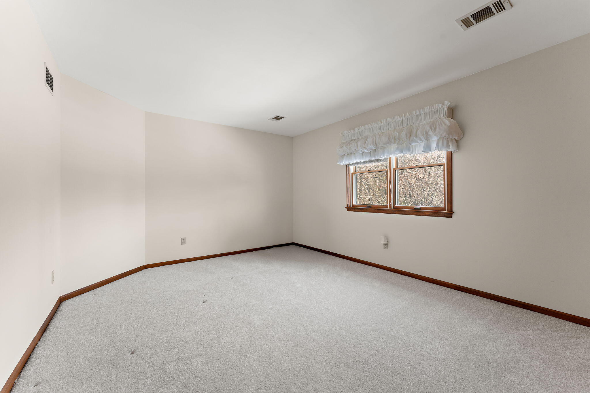 176 Wexford Road Valparaiso, IN 46385 - Photo 33 of 54 an empty room with a empty space and windows
