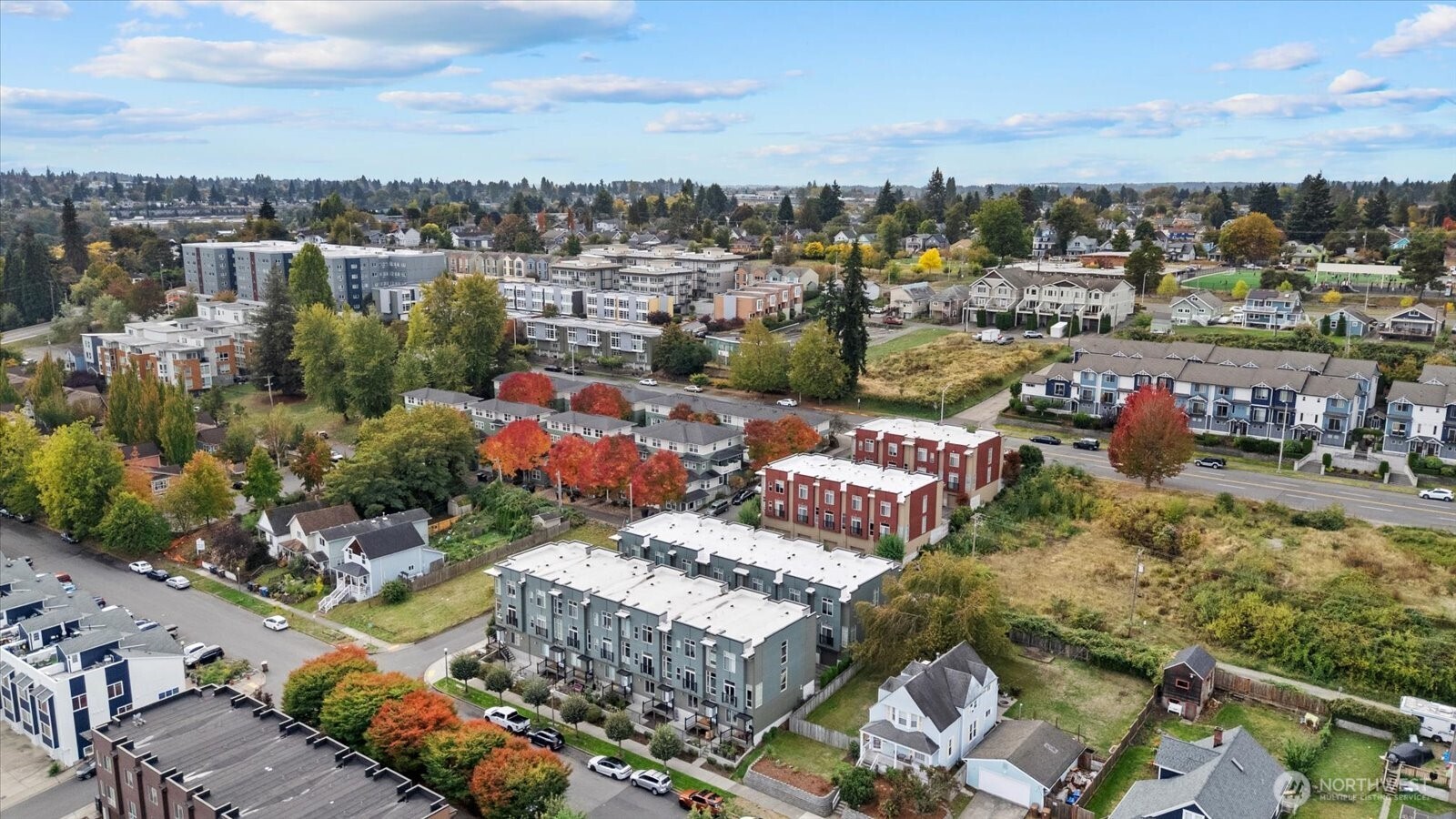 2132 South G Street Tacoma, WA 98405 - Photo 2 of 40 a view of a city