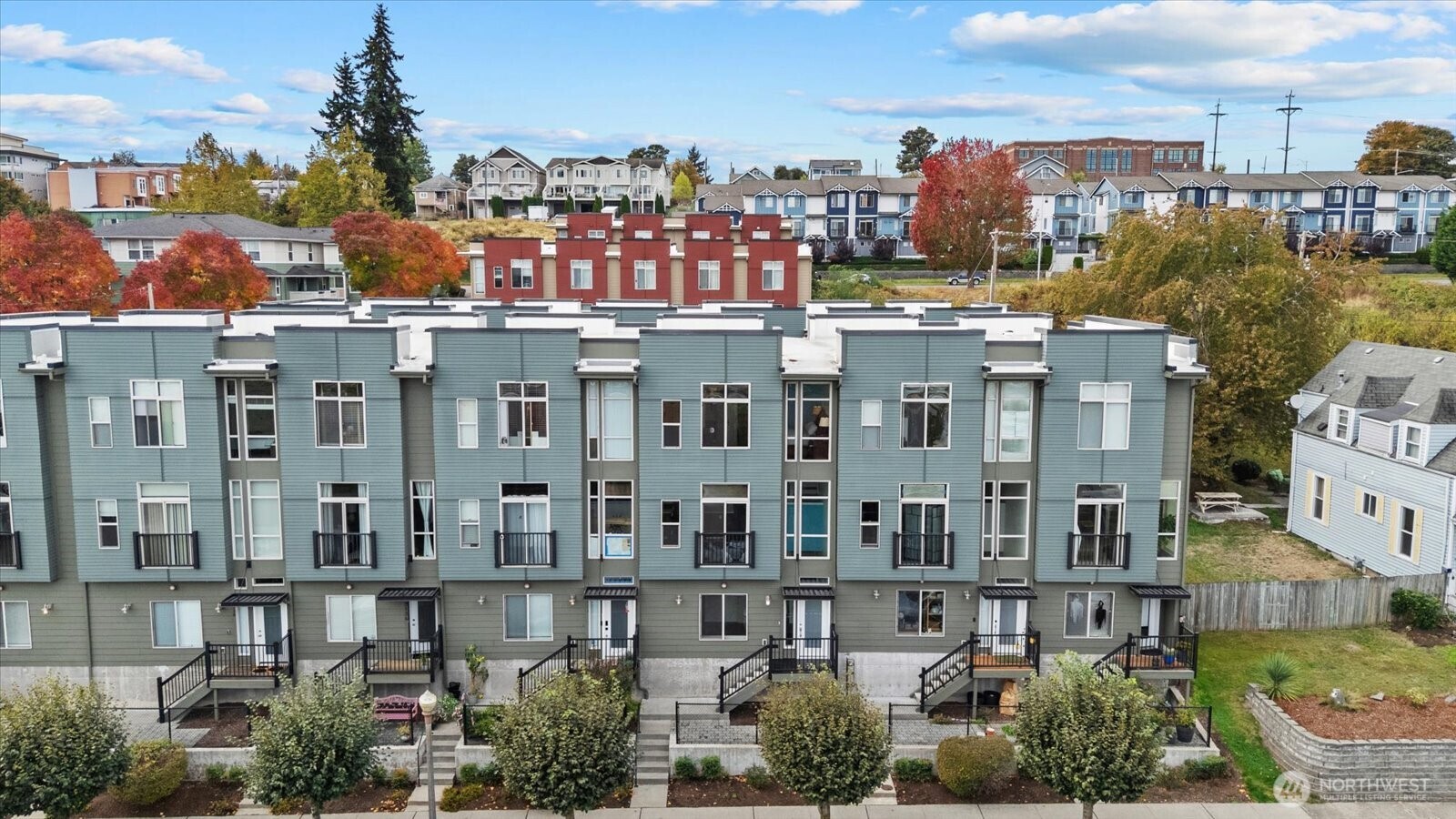 2132 South G Street Tacoma, WA 98405 - Photo 33 of 40 a view of a large building