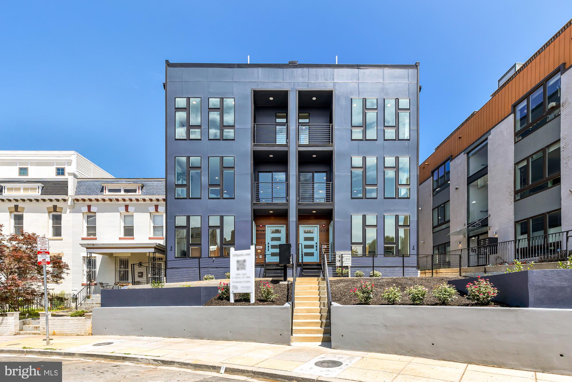 537 Park Road Northwest, Unit TH2 Washington, DC 20010 - Photo 56 of 60 a view of a building and a street