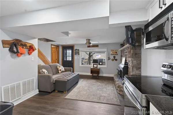 $549,900 | 30343 West Old Cove Road, Lincoln, MO 65338