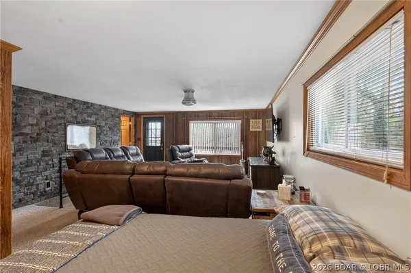 $549,900 | 30343 West Old Cove Road, Lincoln, MO 65338