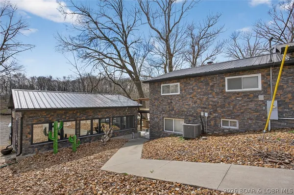 $549,900 | 30343 West Old Cove Road, Lincoln, MO 65338