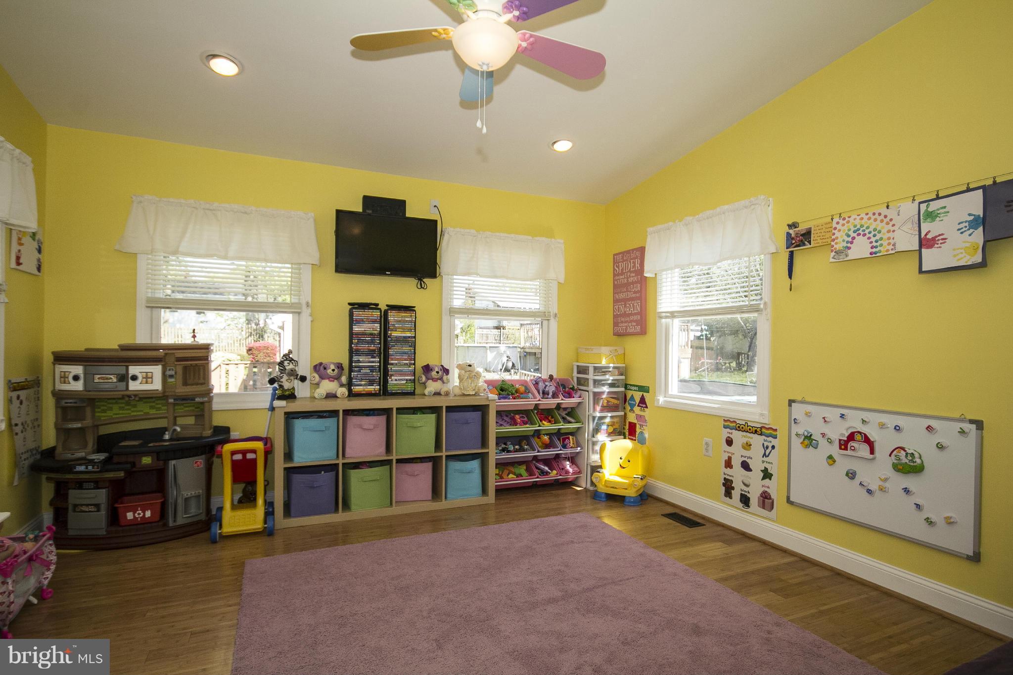 8324 Beryl Road Baltimore, MD 21234 - Photo 5 of 29 Family Room