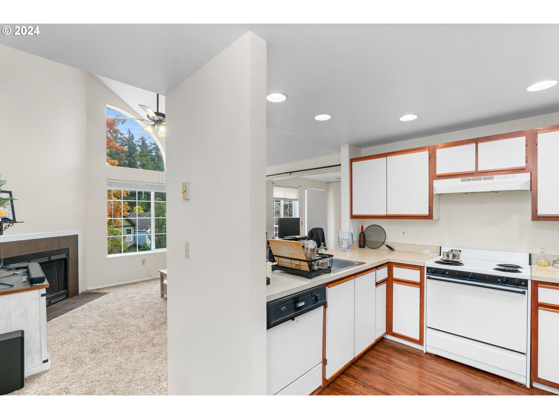 17548 Northwest Springville Road, Unit 18 Portland, OR 97229 - Photo 4 of 12 Gallery Image 4