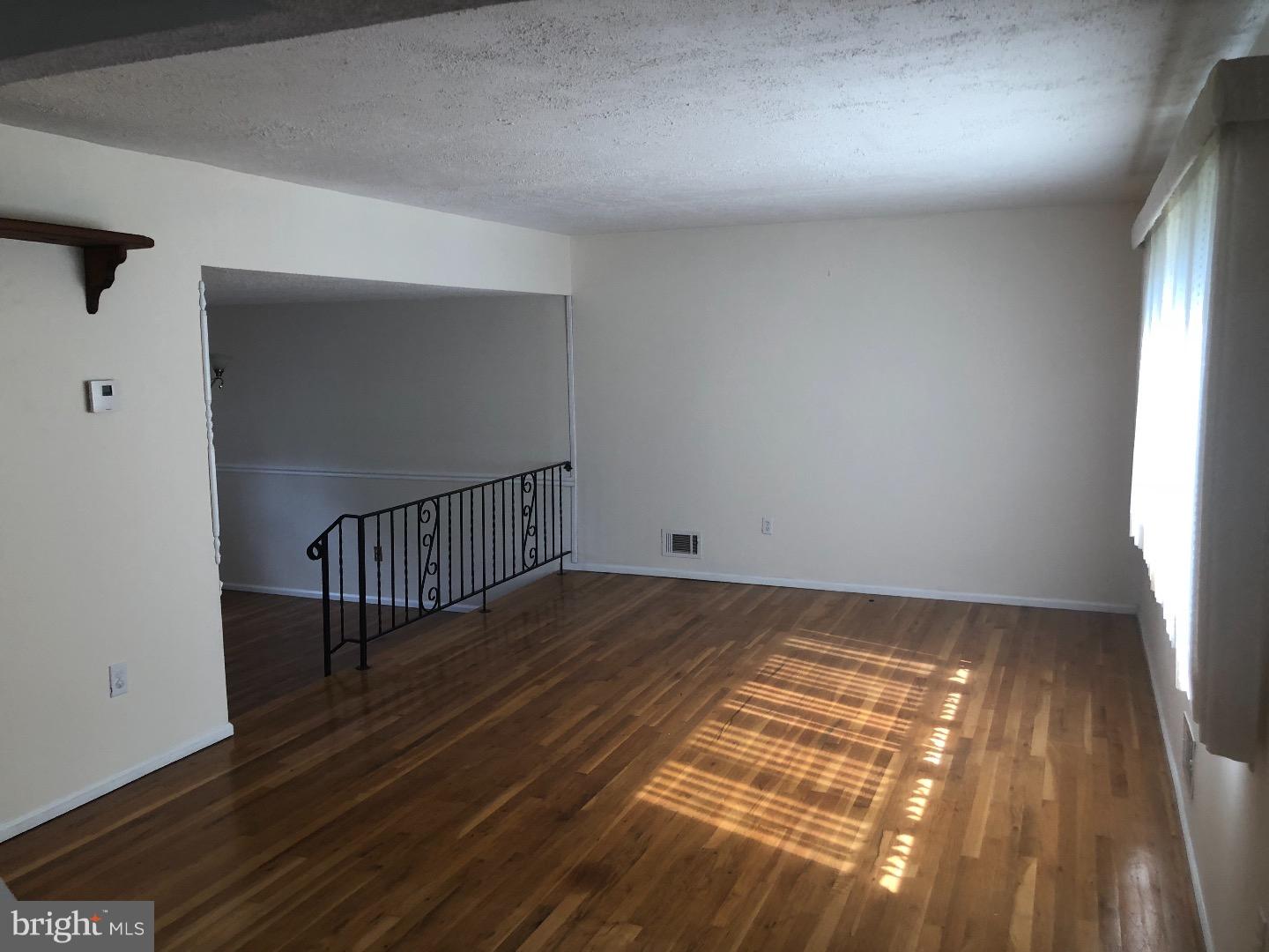 6 Tar Heels Road Hamilton, NJ 08619 - Photo 6 of 21 Living Room
