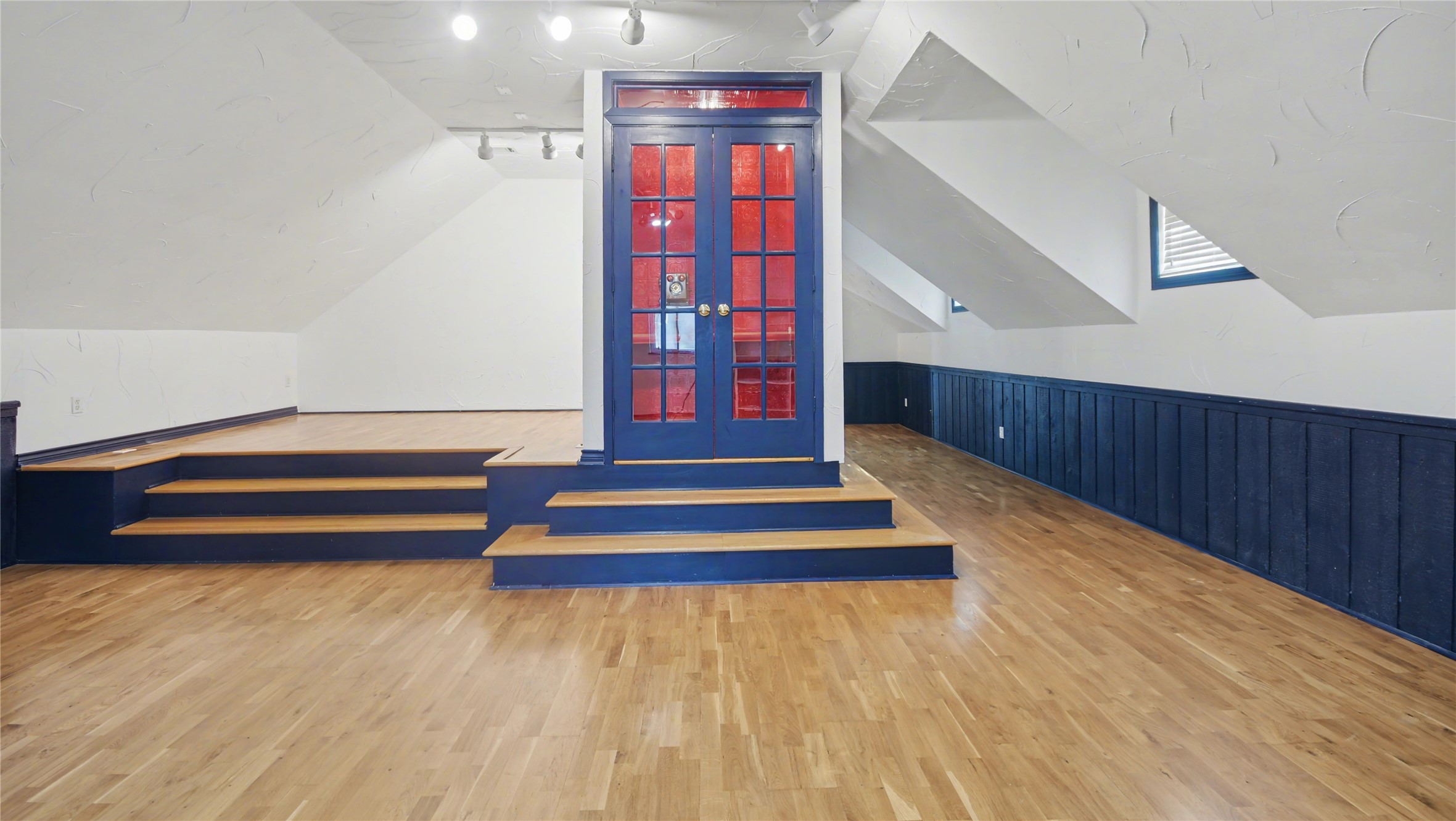 1431 Walnut Lane Houston, TX 77339 - Photo 22 of 47 a bedroom with a bed and a chandelier