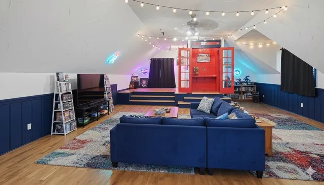 $695,000 | 1431 Walnut Lane, Houston, TX 77339