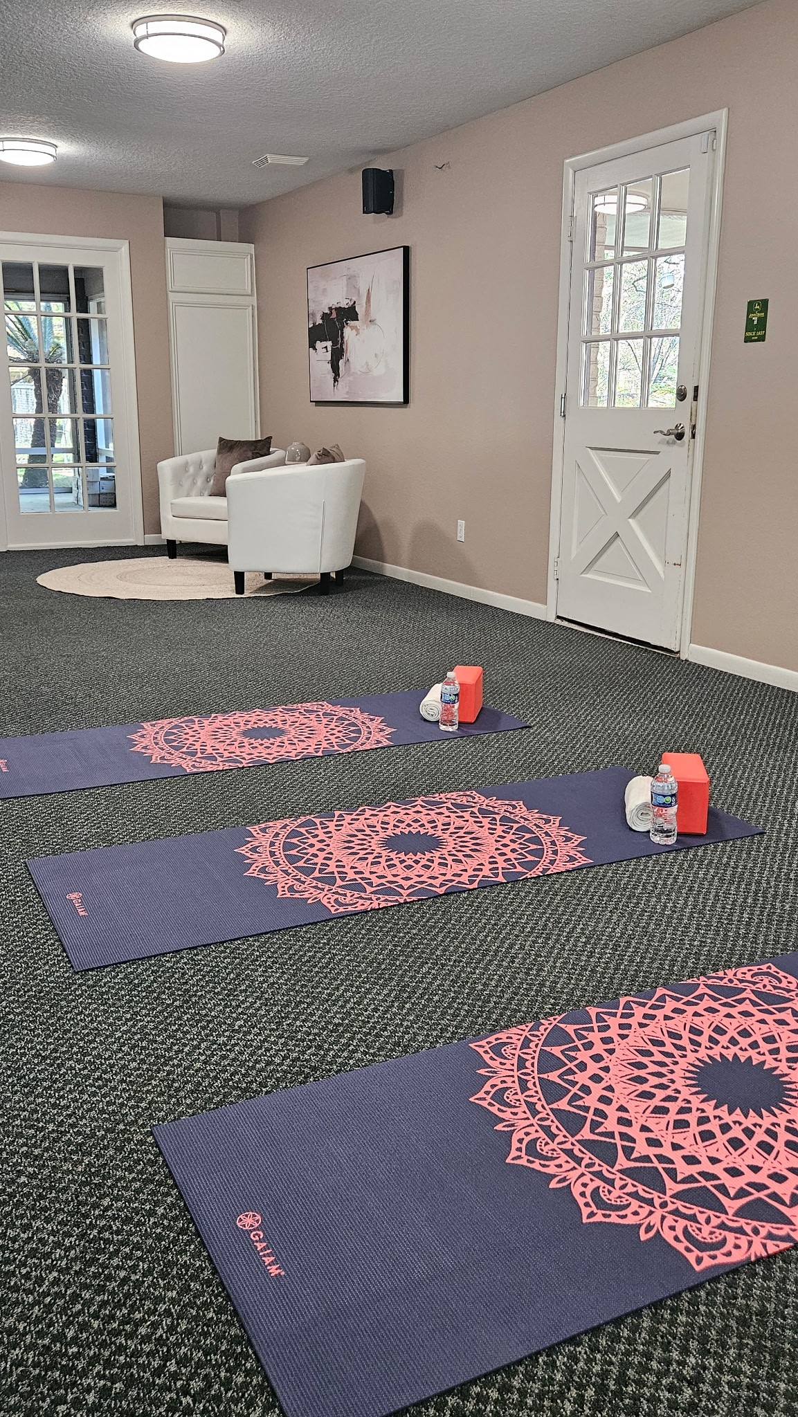 1431 Walnut Lane Houston, TX 77339 - Photo 33 of 44 Flexible open space that can be set up as a guest retreat, fitness area, playroom, or secondary living space — designed to adapt to your needs.