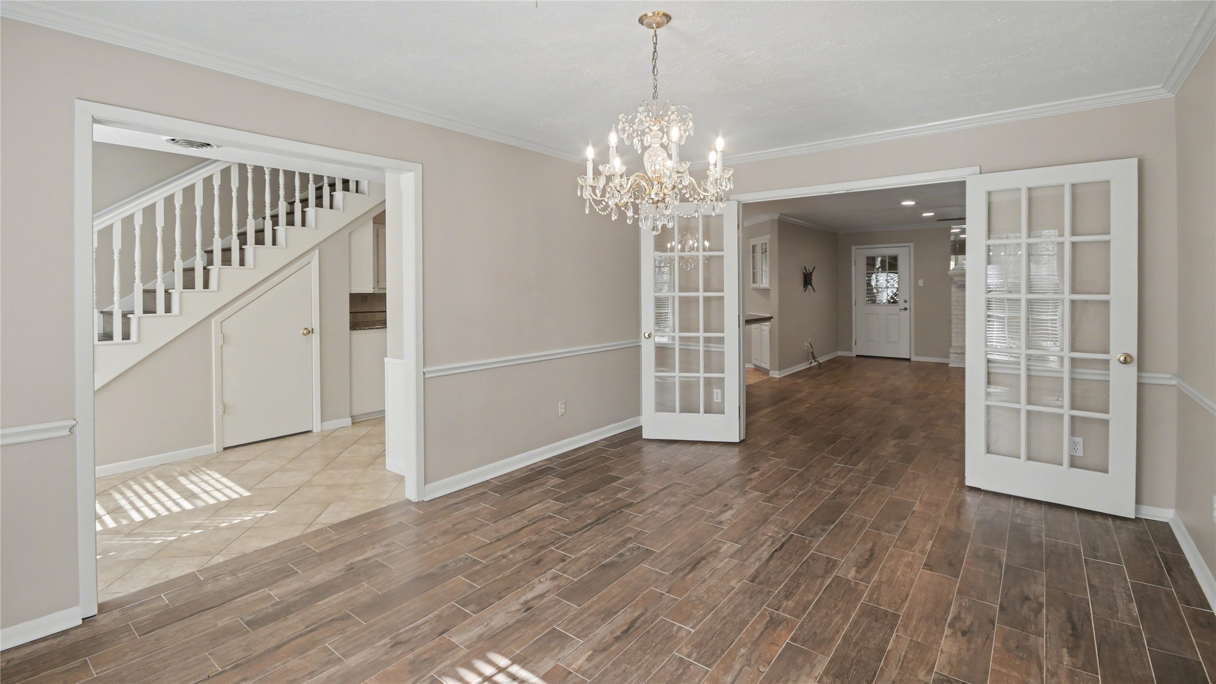 1431 Walnut Lane Houston, TX 77339 - Photo 8 of 47 a view of entryway with wooden floor