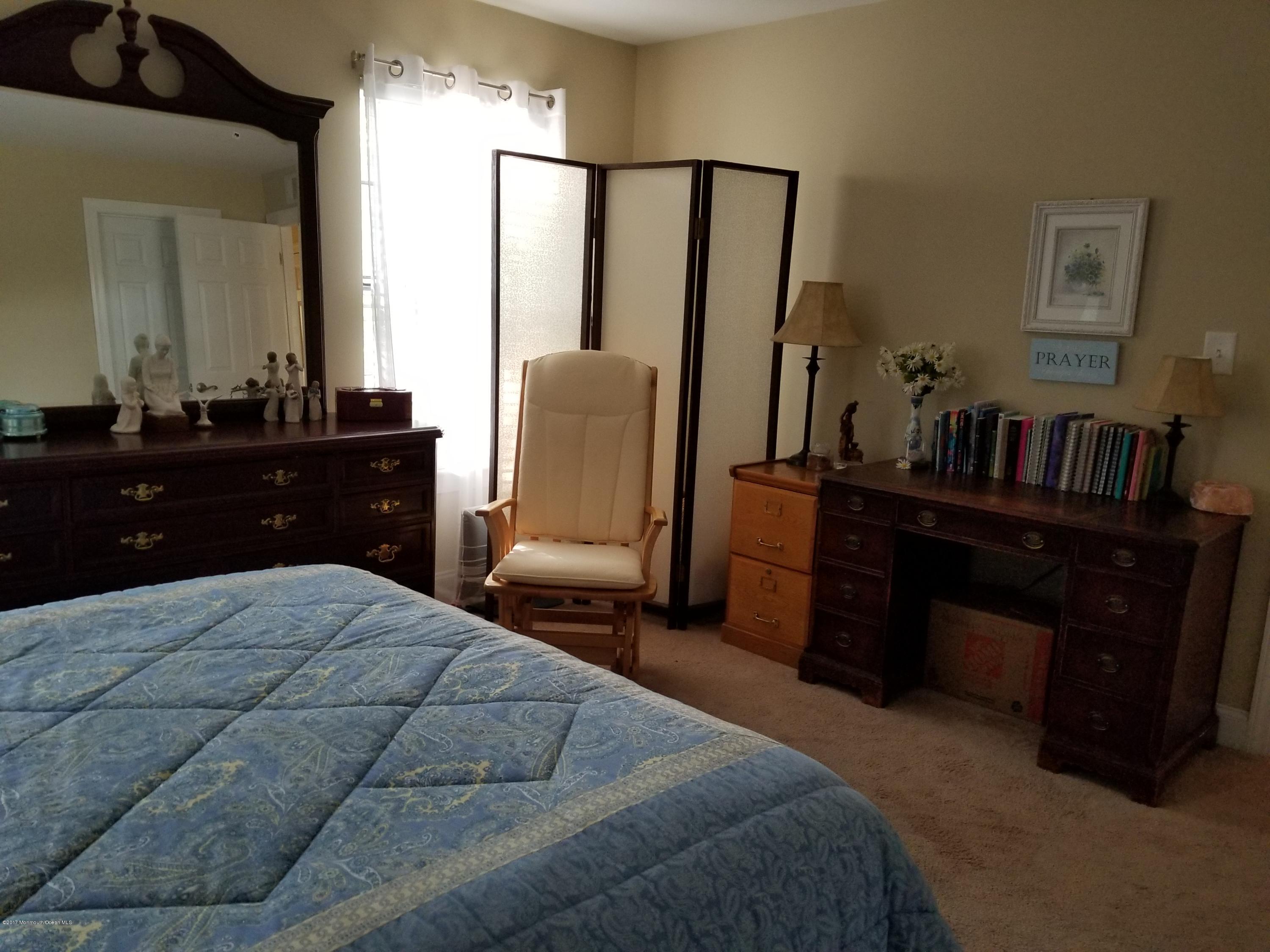 58 Inverness Court Matawan, NJ 07747 - Photo 8 of 10 58 invern mbr2