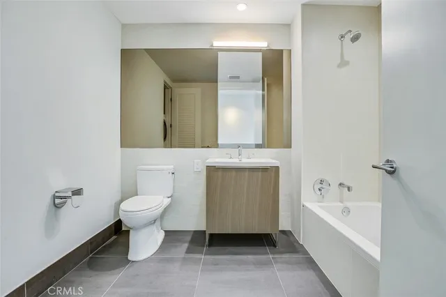 $5,000 | 889 Francisco Street, Unit 3708, Los Angeles, CA 90017