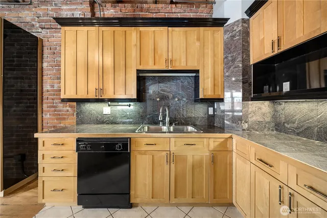 $842,000 | 210 3rd Avenue South, Unit 3C, Seattle, WA 98104