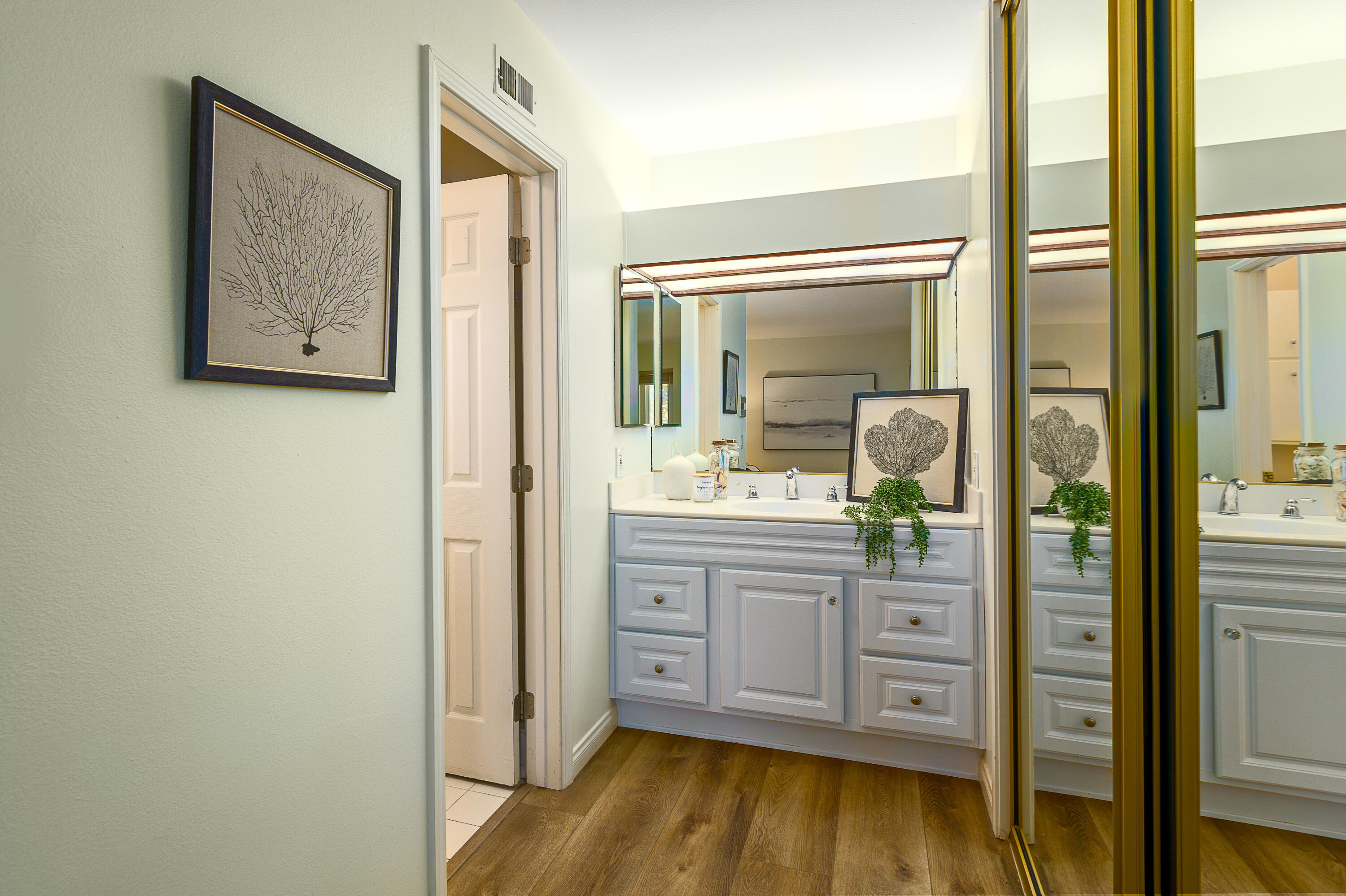 5615 Via Ravenna Goleta, CA 93117 - Photo 12 of 32 Bathroom 1