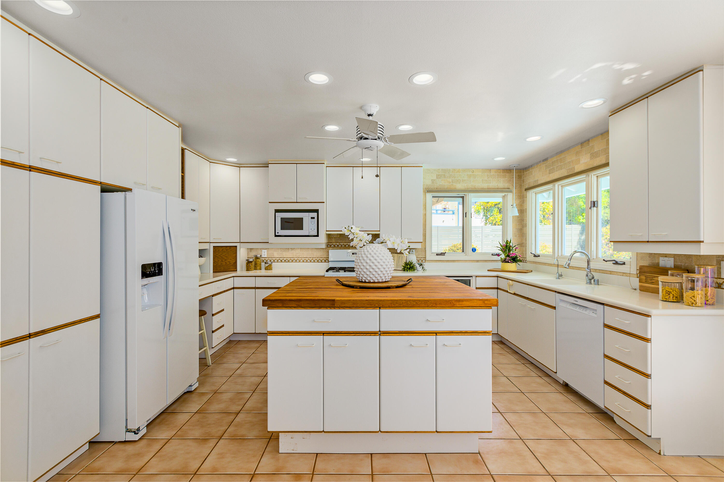5615 Via Ravenna Goleta, CA 93117 - Photo 18 of 32 Kitchen