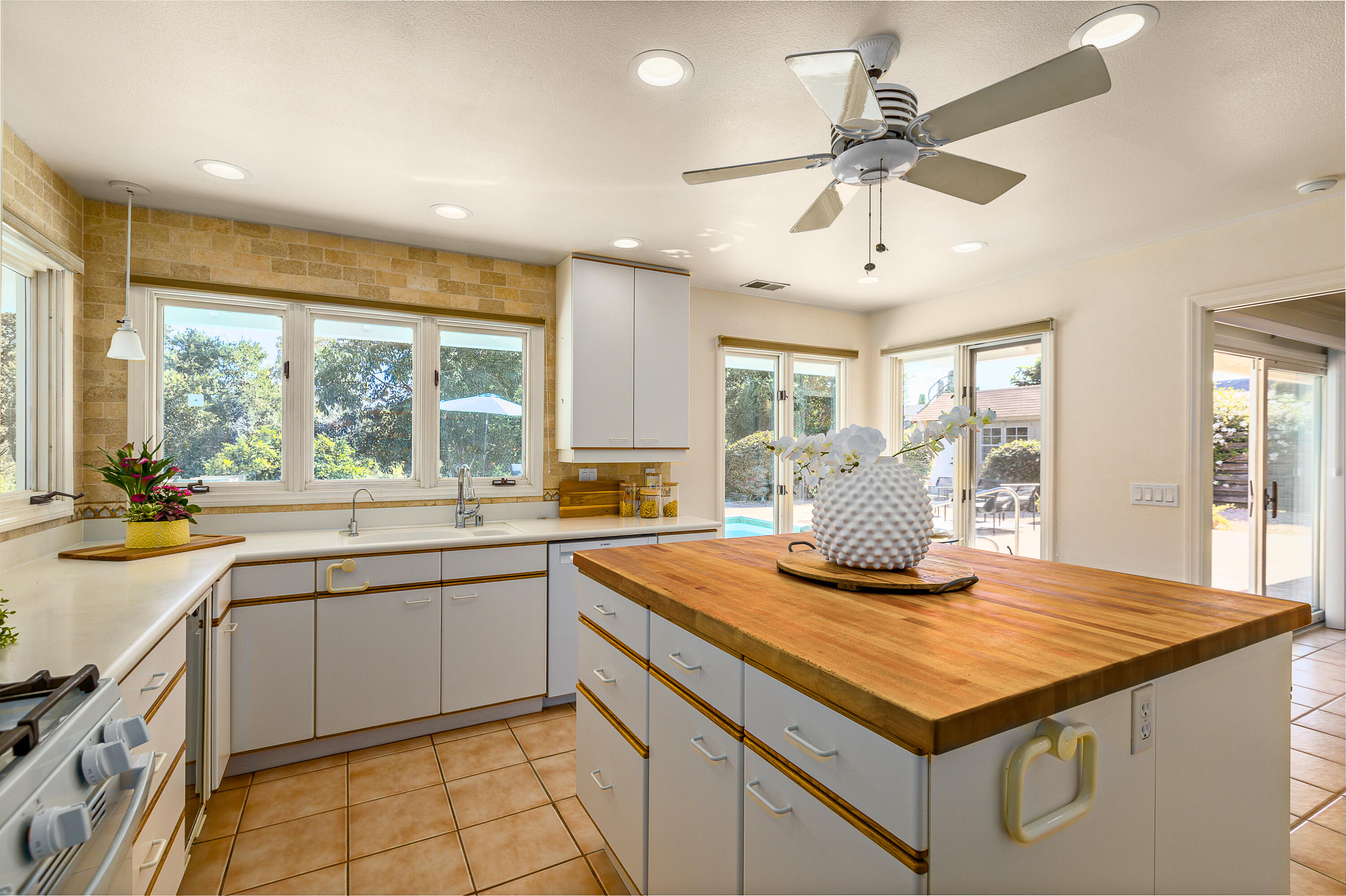 5615 Via Ravenna Goleta, CA 93117 - Photo 19 of 32 Kitchen