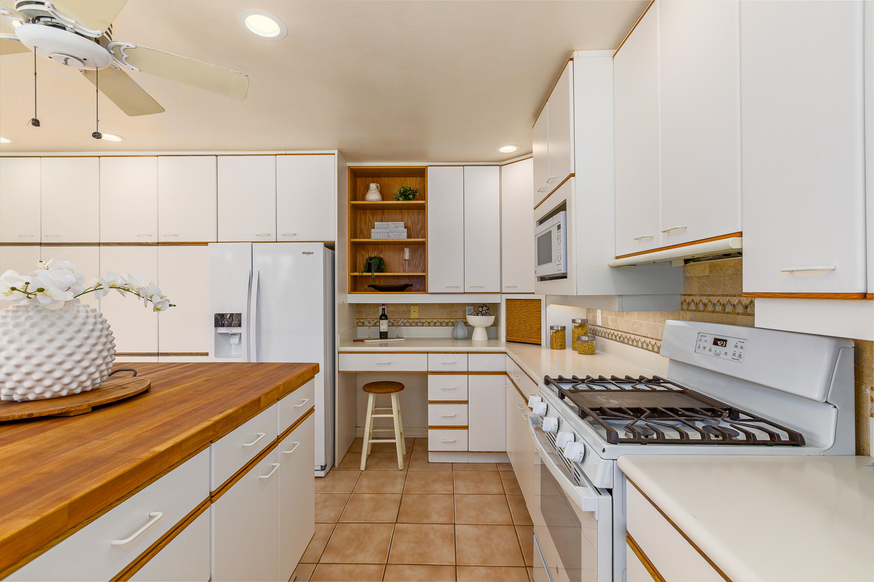 5615 Via Ravenna Goleta, CA 93117 - Photo 21 of 32 Kitchen