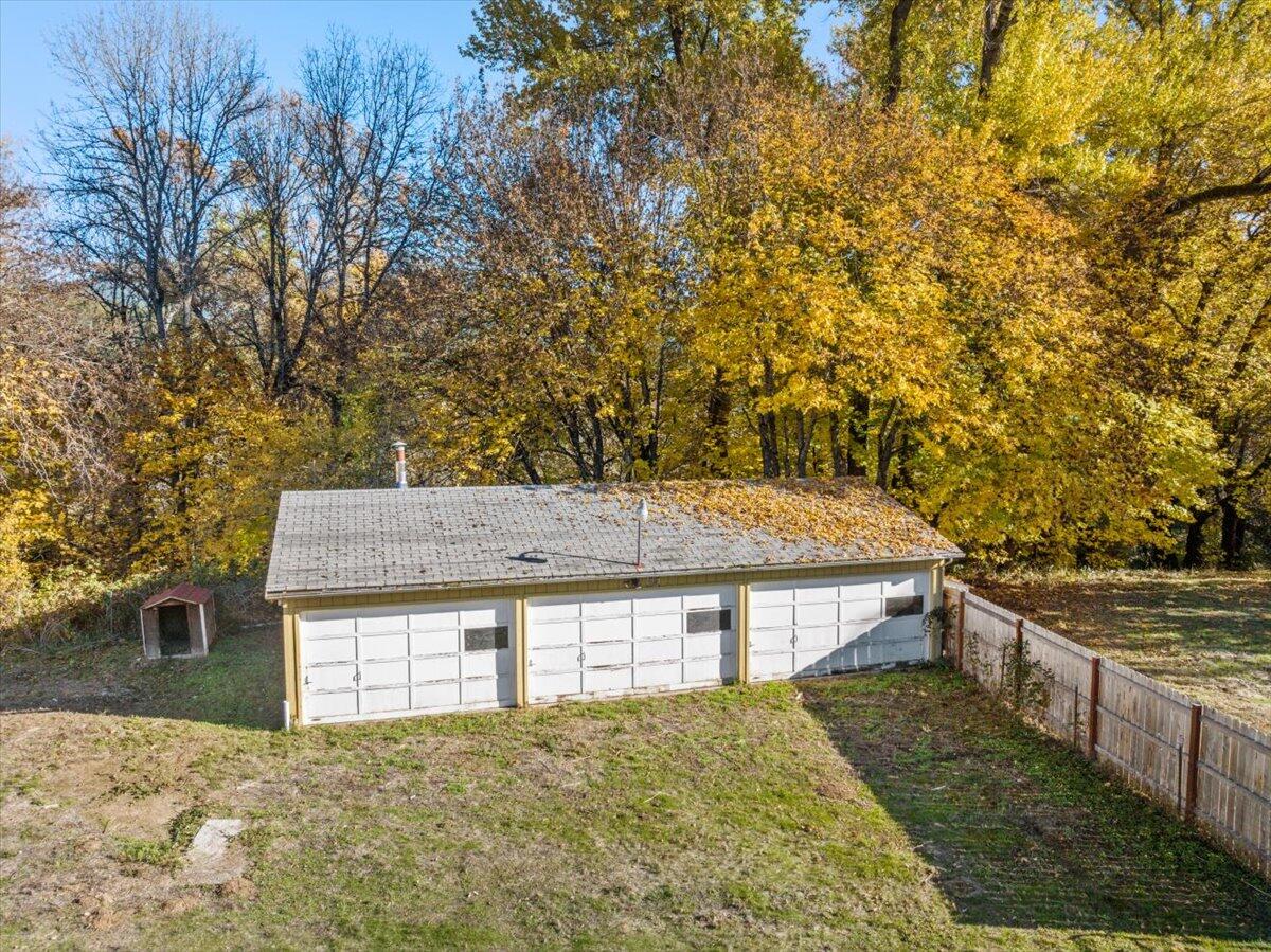1728 Pine Grove Road Rogue River, OR 97537 - Photo 2 of 23