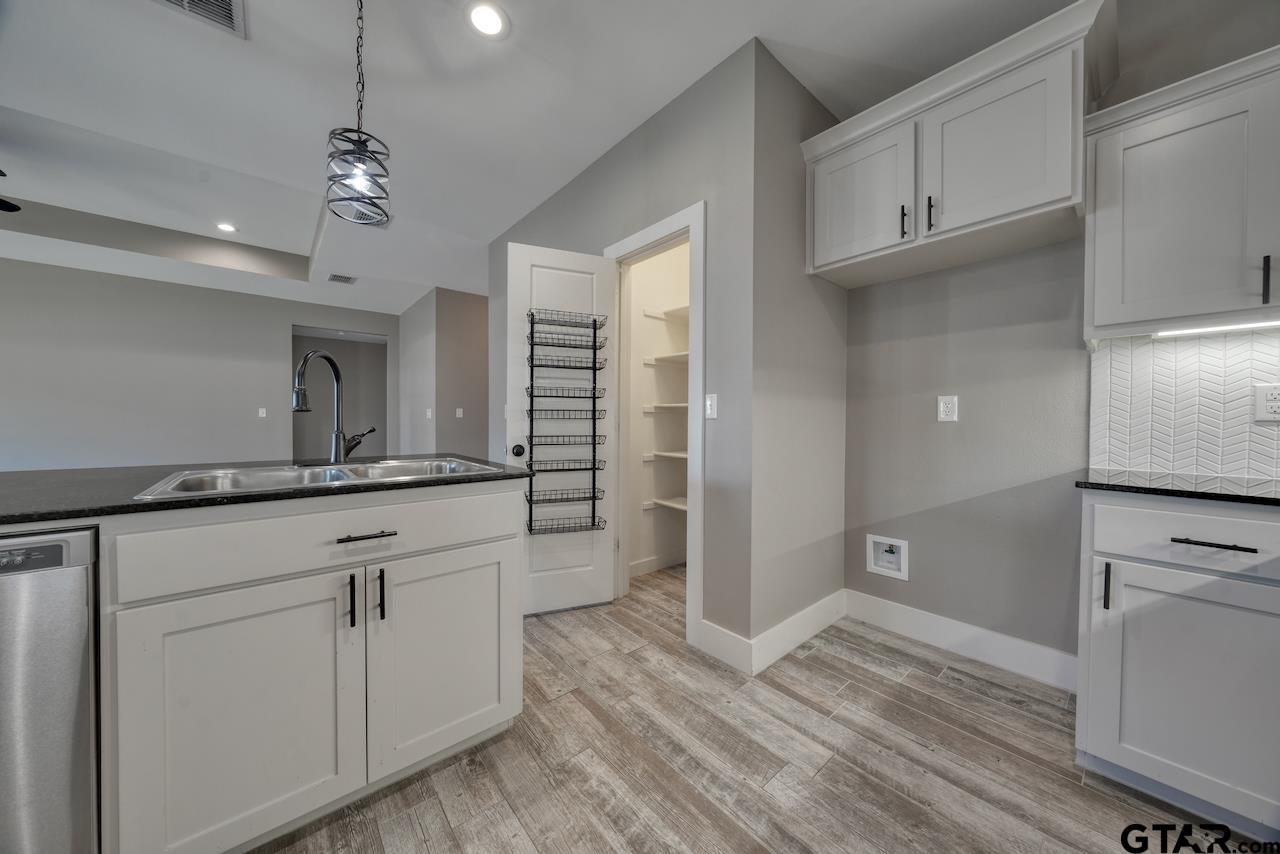 15342 Spring Oaks Drive Lindale, TX 75771 - Photo 19 of 45