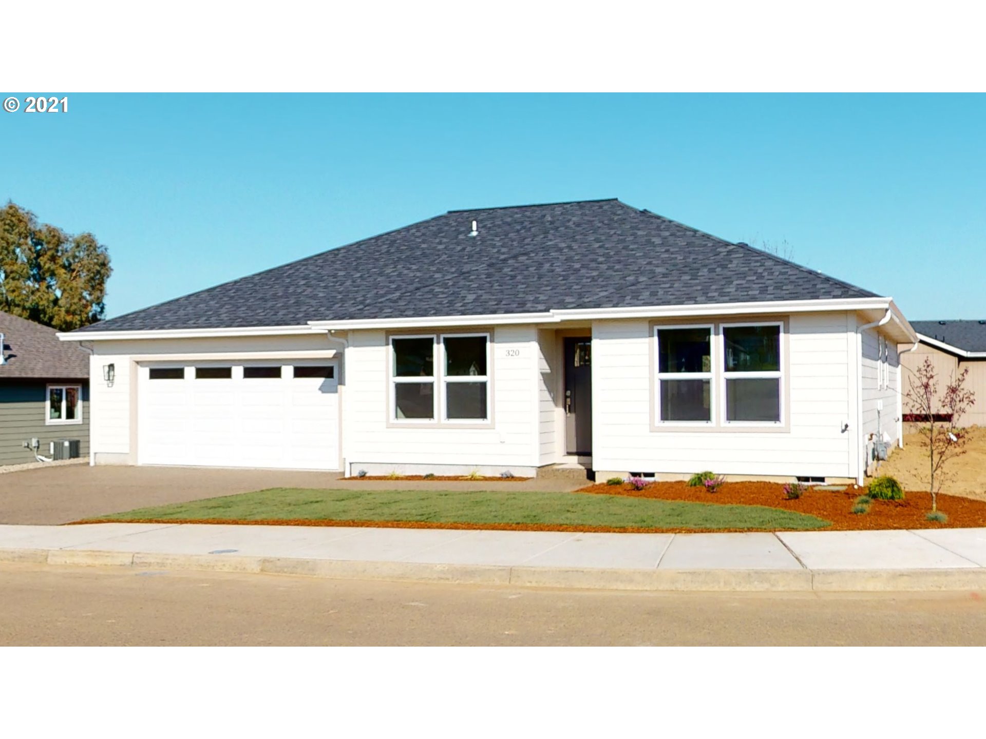 320 Northeast Rose Ridge Drive Winston, OR 97496 - Photo 2 of 31 Gallery Image 2