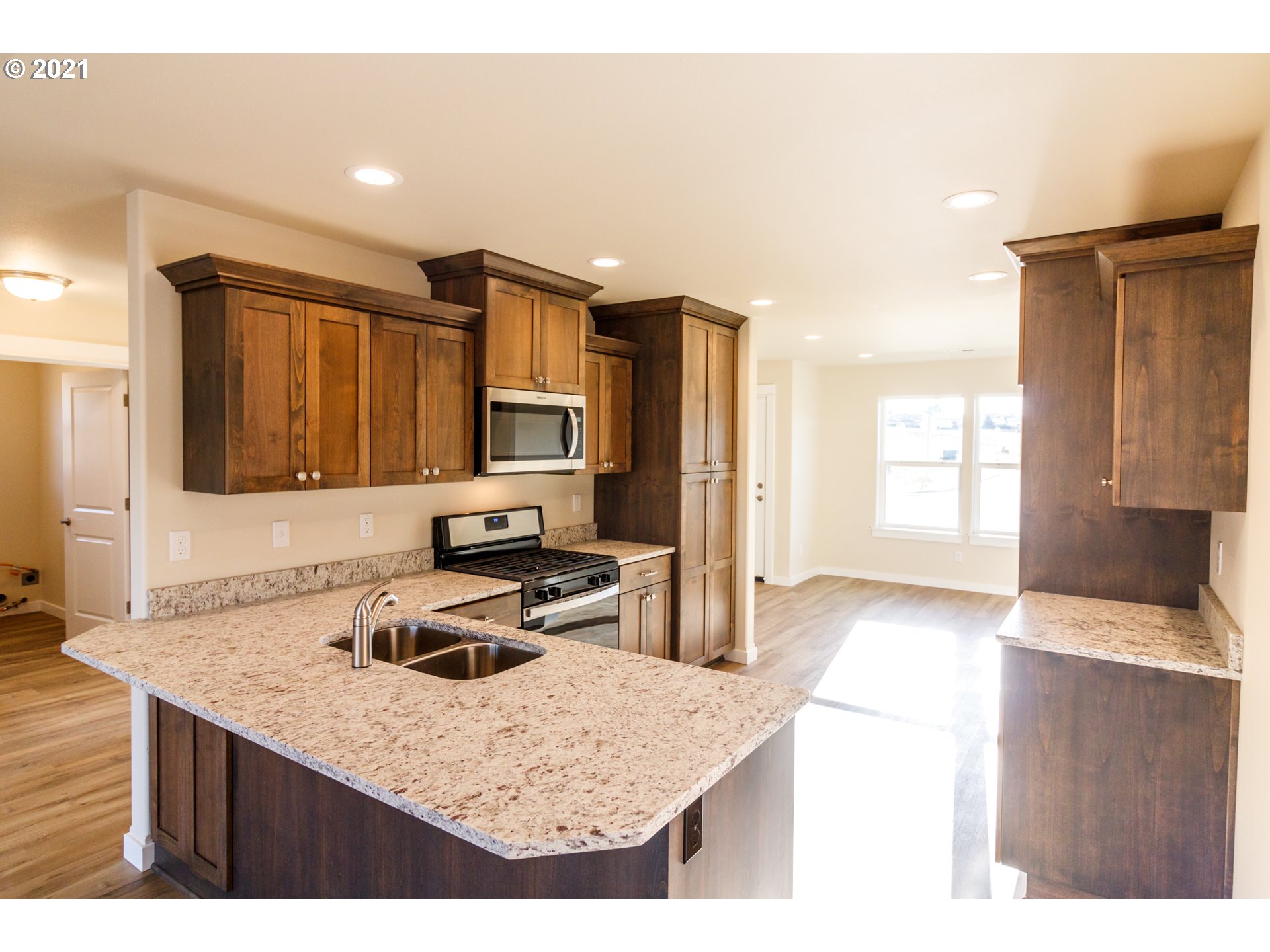 320 Northeast Rose Ridge Drive Winston, OR 97496 - Photo 11 of 31 Gallery Image 11
