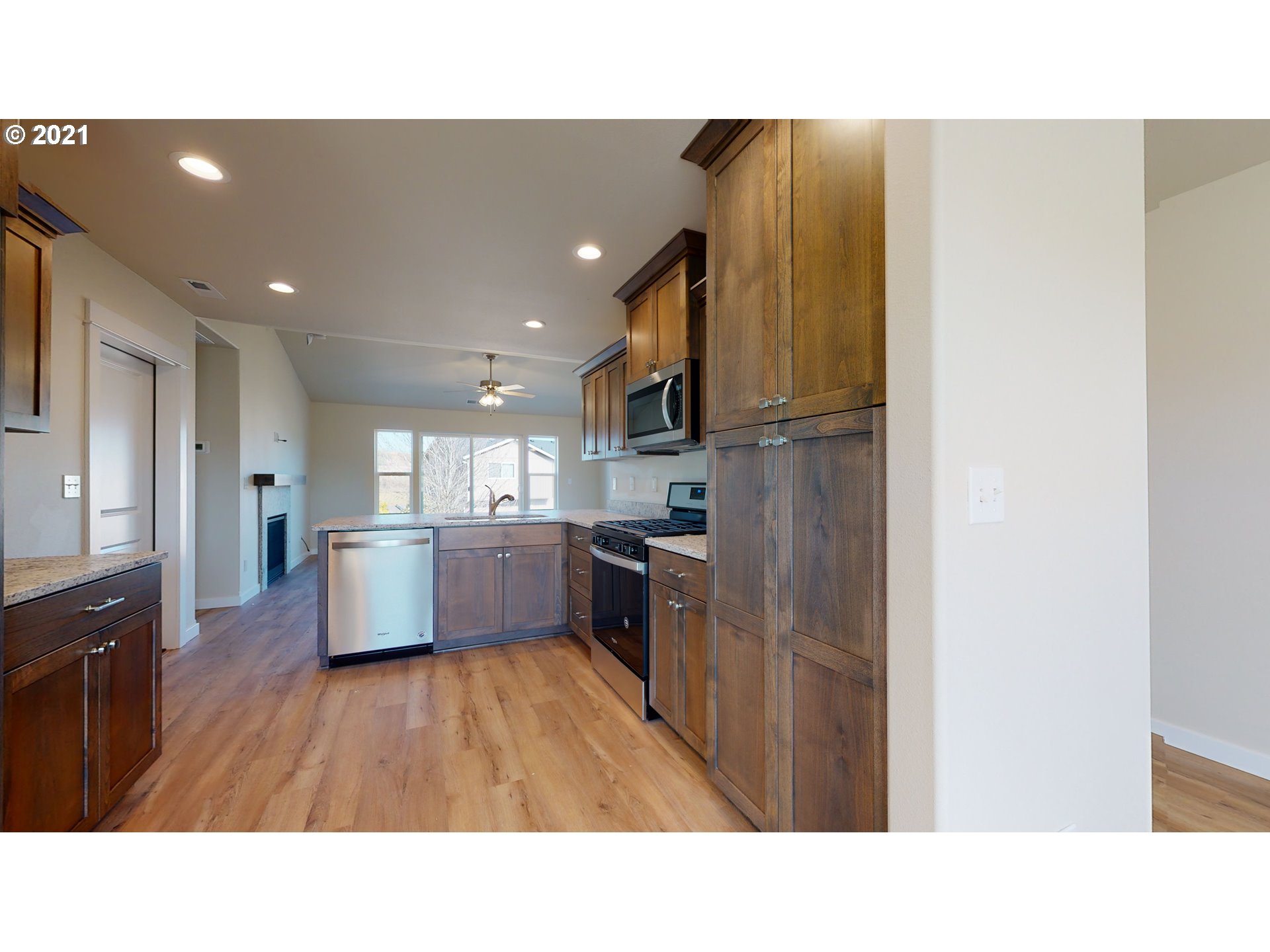 320 Northeast Rose Ridge Drive Winston, OR 97496 - Photo 12 of 31 Gallery Image 12