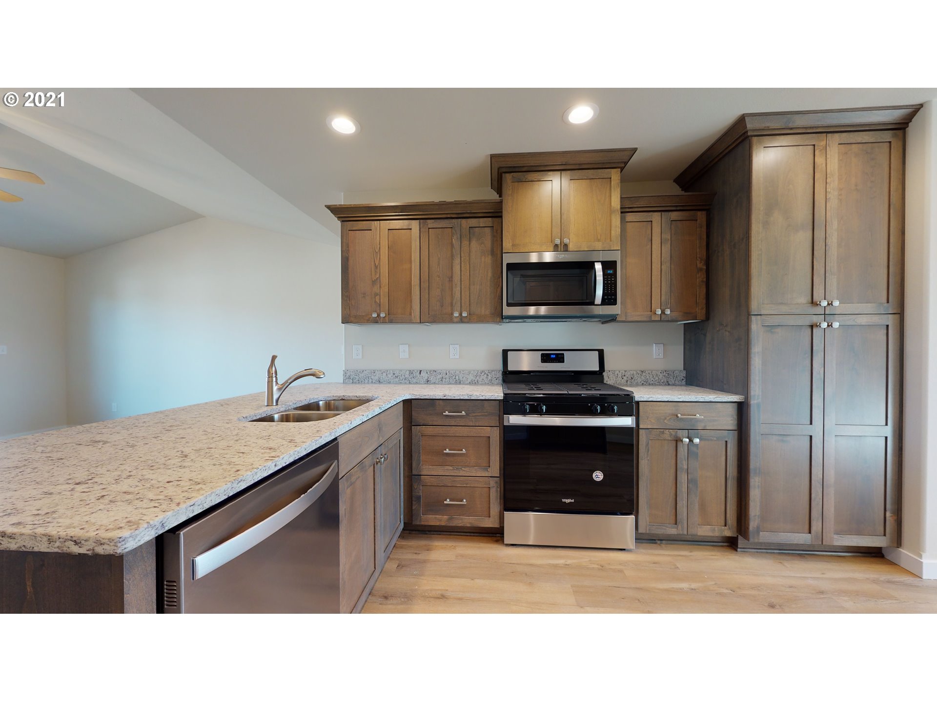 320 Northeast Rose Ridge Drive Winston, OR 97496 - Photo 13 of 31 Gallery Image 13