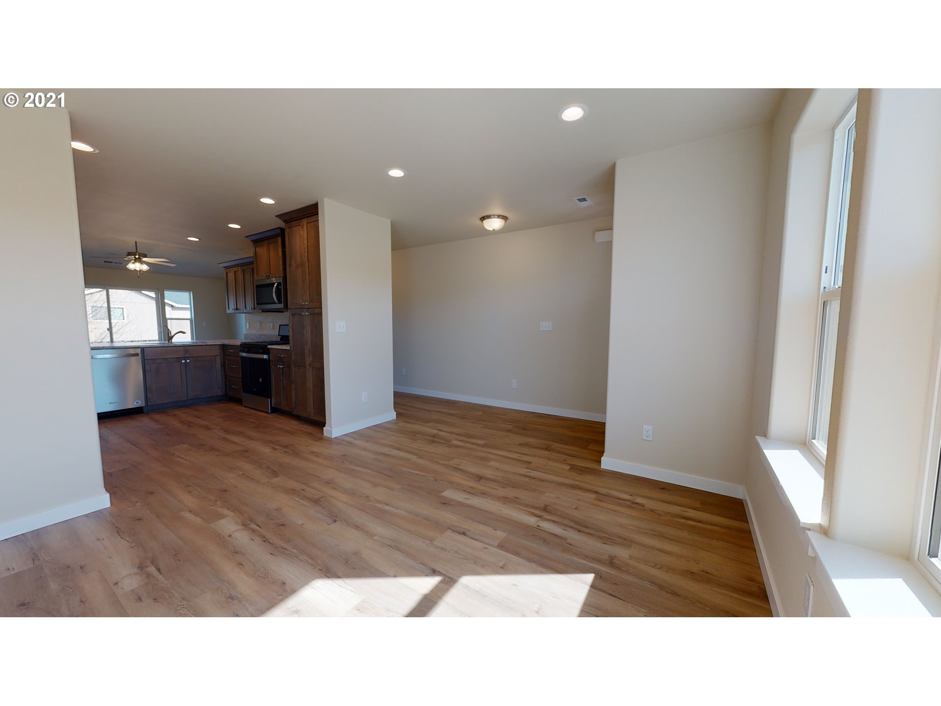 320 Northeast Rose Ridge Drive Winston, OR 97496 - Photo 14 of 31 Gallery Image 14