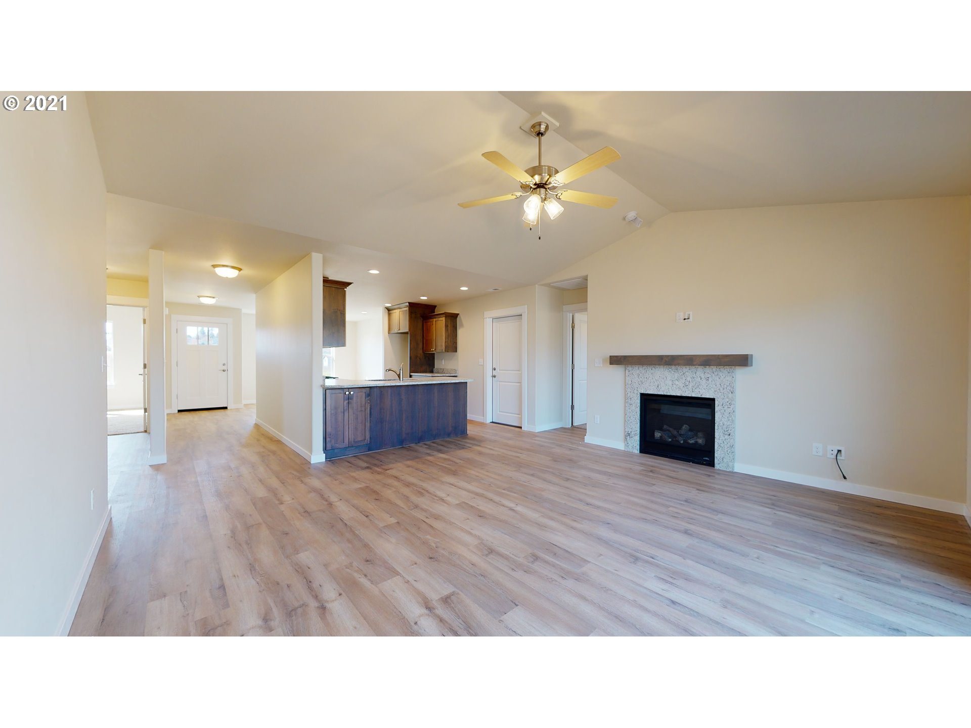320 Northeast Rose Ridge Drive Winston, OR 97496 - Photo 8 of 31 Gallery Image 8