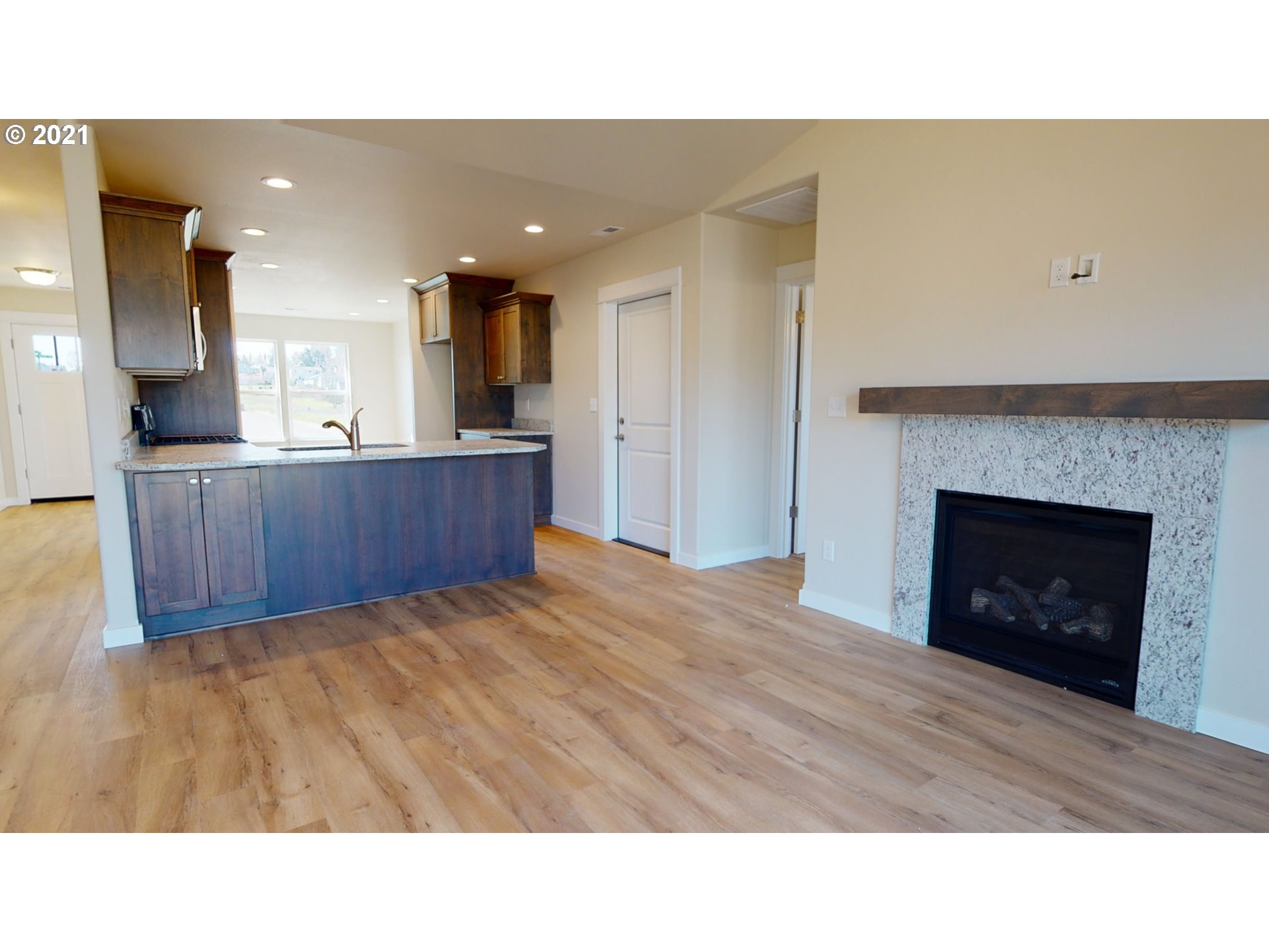 320 Northeast Rose Ridge Drive Winston, OR 97496 - Photo 10 of 31 Gallery Image 10