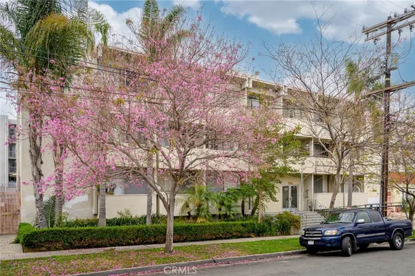 $2,000 | 1422 North Curson Avenue, Unit 15, Los Angeles, CA 90046