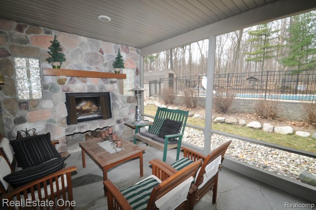 1651 North Livernois Road Rochester, MI 48306 - Photo 11 of 30 12.jpg