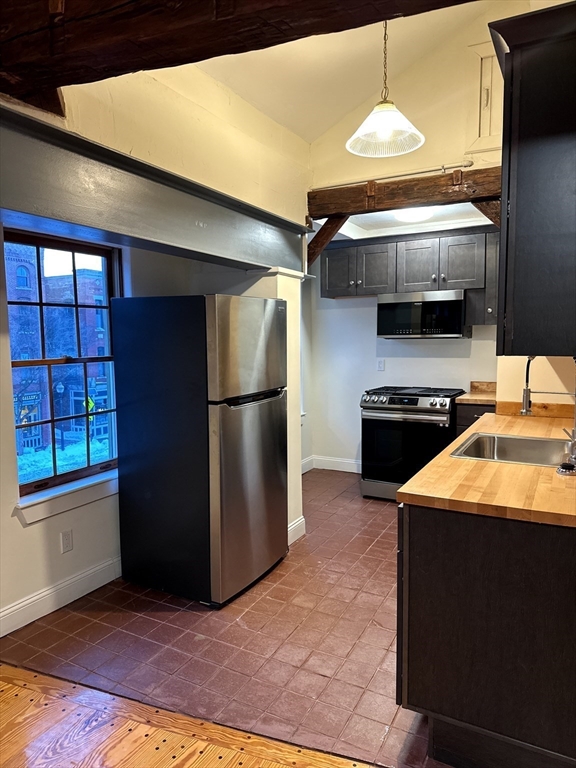 300 Main Street, Unit 4 Southbridge, MA 01550 - Photo 2 of 6