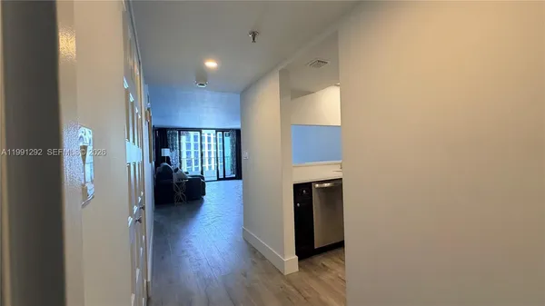 $2,950 | 555 Northeast 15th Street, Unit 29F, Miami, FL 33132