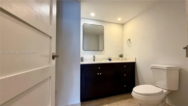 $2,950 | 555 Northeast 15th Street, Unit 29F, Miami, FL 33132