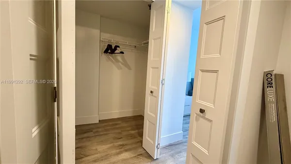 $2,950 | 555 Northeast 15th Street, Unit 29F, Miami, FL 33132