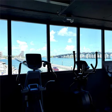 $2,950 | 555 Northeast 15th Street, Unit 29F, Miami, FL 33132