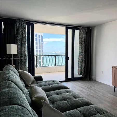 $2,950 | 555 Northeast 15th Street, Unit 29F, Miami, FL 33132