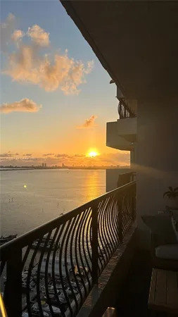 $2,950 | 555 Northeast 15th Street, Unit 29F, Miami, FL 33132