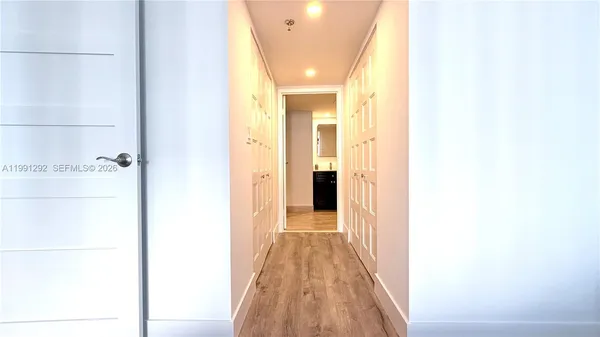 $2,950 | 555 Northeast 15th Street, Unit 29F, Miami, FL 33132