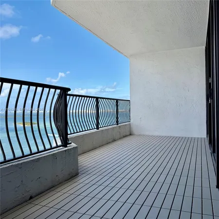 $2,950 | 555 Northeast 15th Street, Unit 29F, Miami, FL 33132