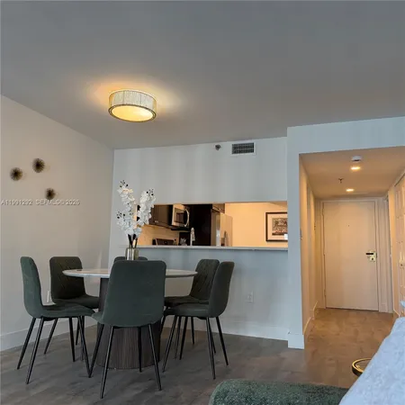 $2,950 | 555 Northeast 15th Street, Unit 29F, Miami, FL 33132