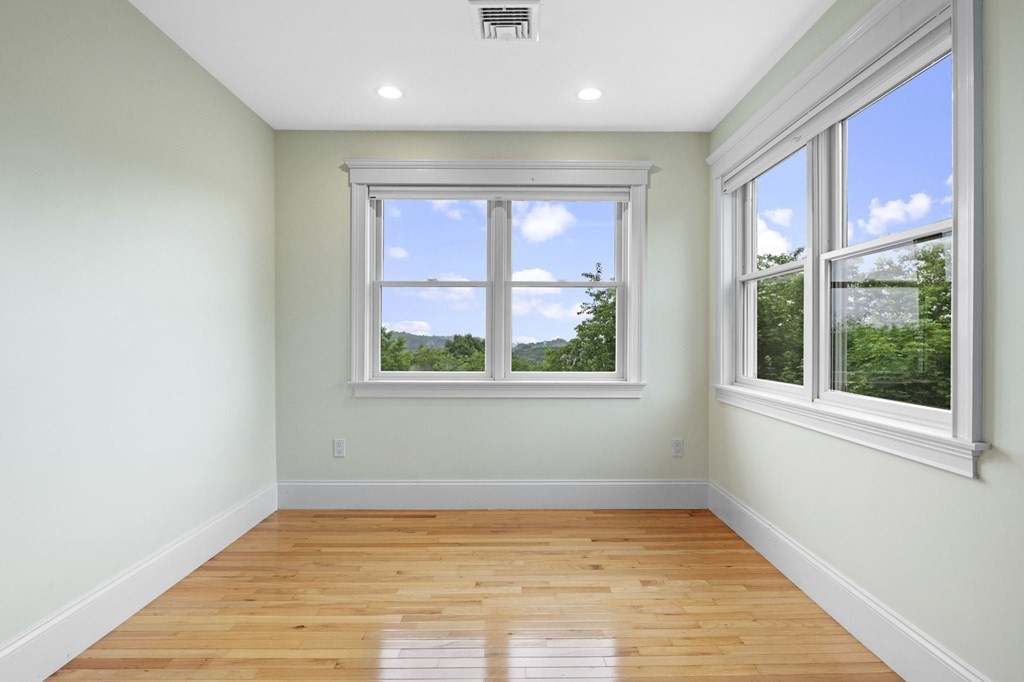 126 Eastern Avenue, Unit B Gloucester, MA 01930 - Photo 31 of 41