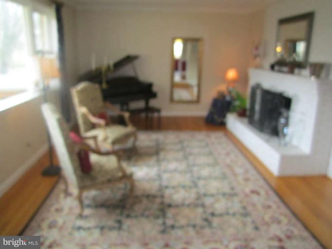 7316 Churchill Road McLean, VA 22101 - Photo 4 of 16 Living Room