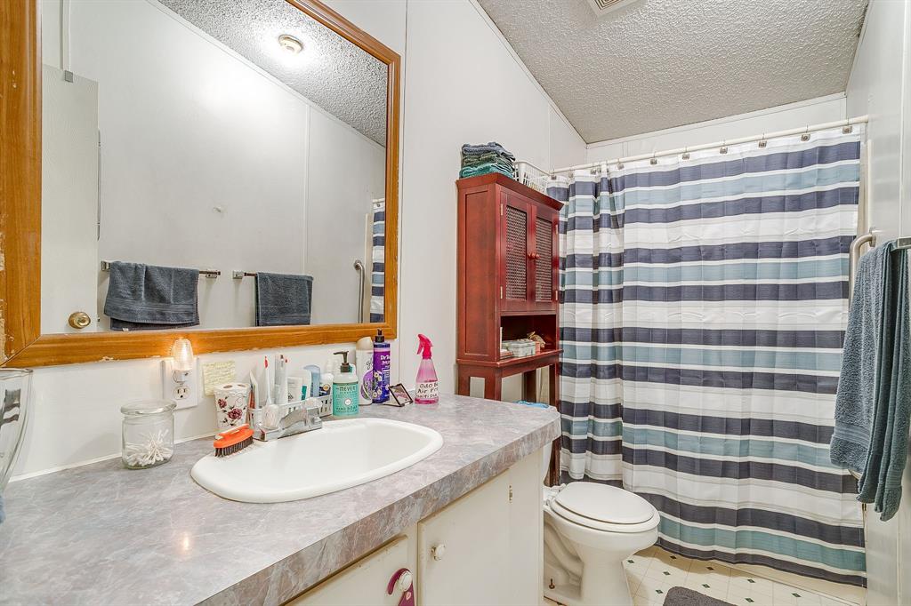 127 Lelon Lane Springtown, TX 76082 - Photo 24 of 31
