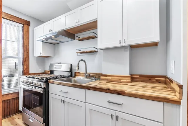 $699,900 | 144 A Street, Lowell, MA 01851