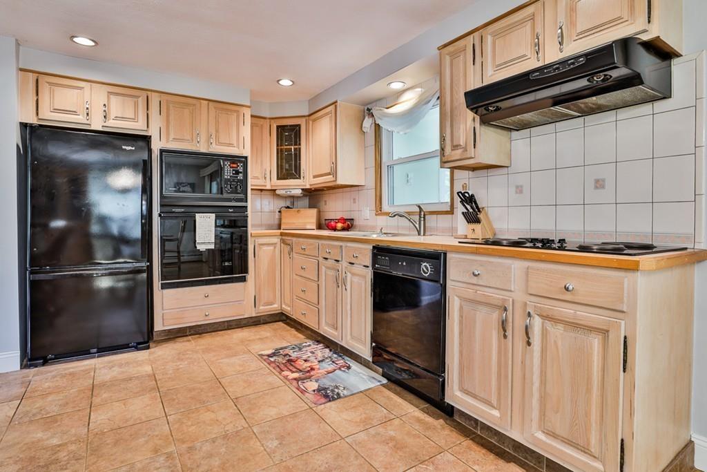 17 Antrim Road Peabody, MA 01960 - Photo 8 of 37 Gallery Image 8